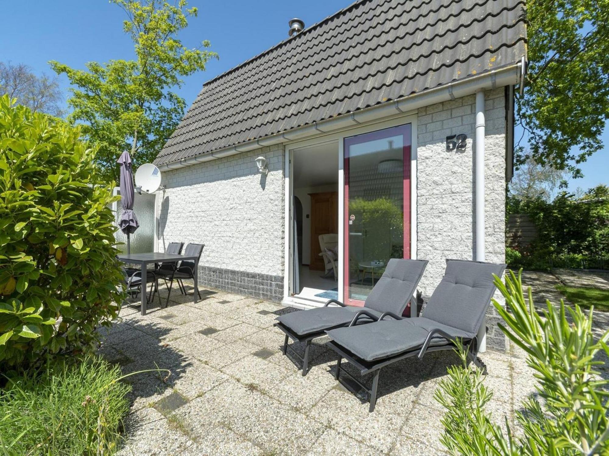 Holiday Home With Pool By The Sea Sint Maartensvlotbrug المظهر الخارجي الصورة